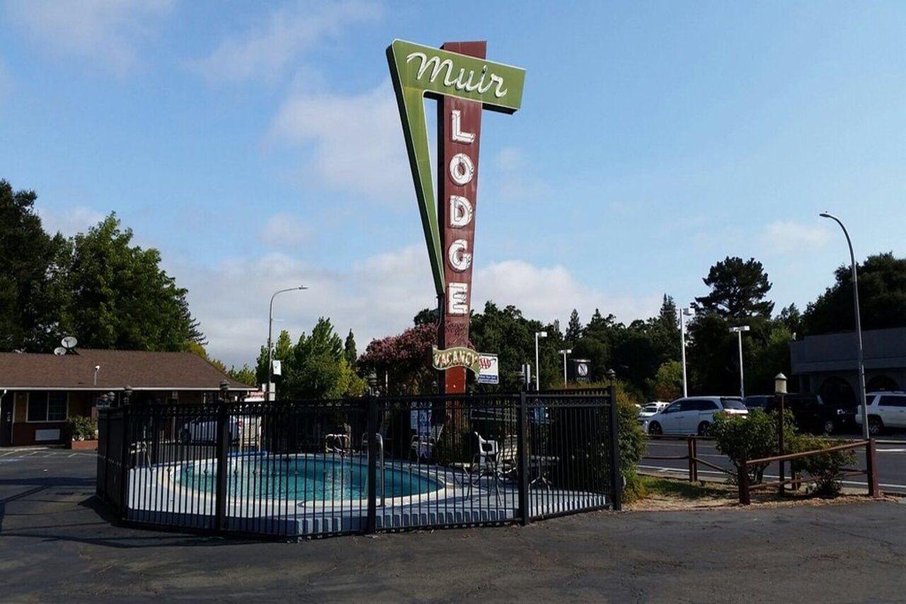 Muir Lodge Motel Martinez Buitenkant foto